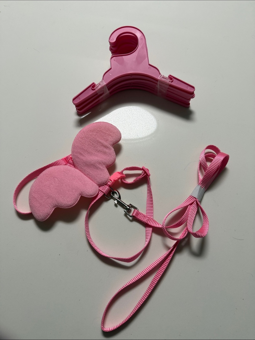 Pink Winged Pet Harness with Leash/10 pet hangers